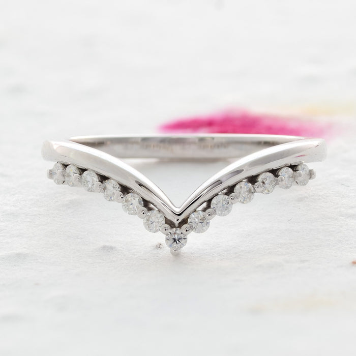 Dewdrop | Moissanite Curved Contour Band