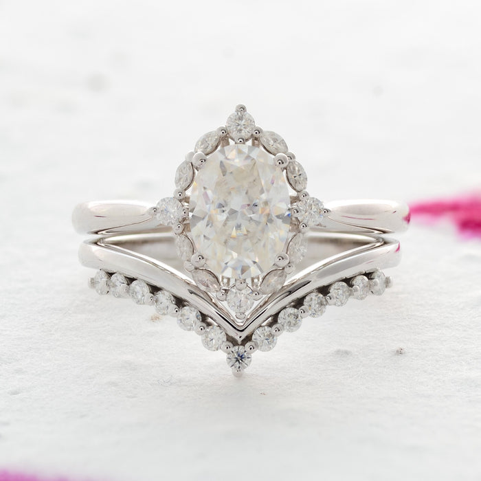 Yvaine | Oval Moissanite Halo Ring