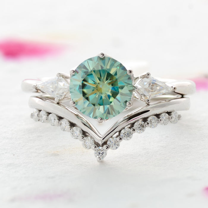 Avery Vert | Moss Green Moissanite and Kite Accents Ring