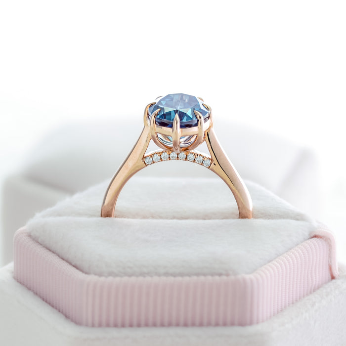 Lilith | Solitaire Oval Alexandrite Ring