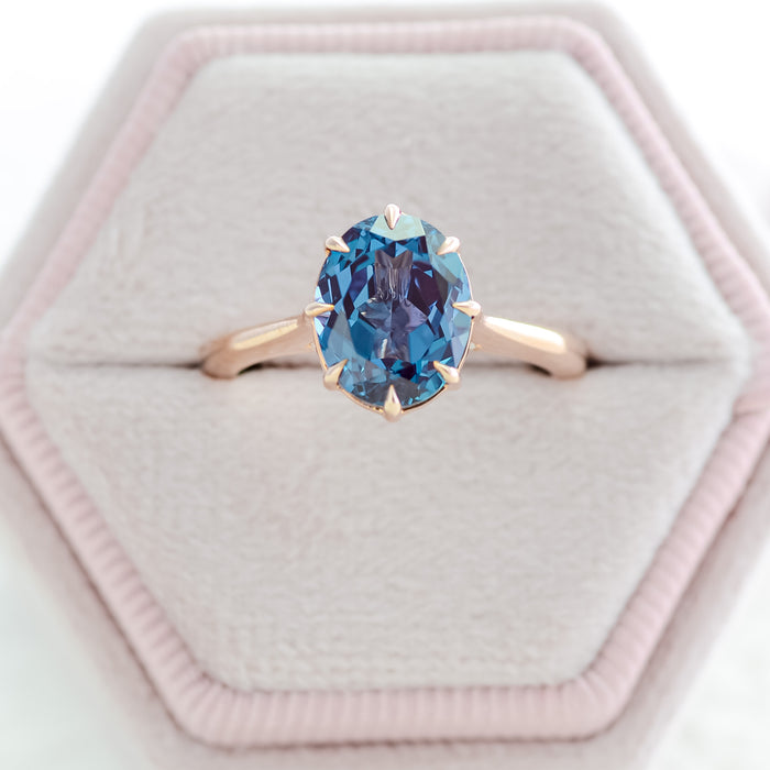 Lilith | Solitaire Oval Alexandrite Ring